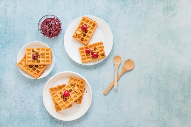 Marmelade und Waffeln