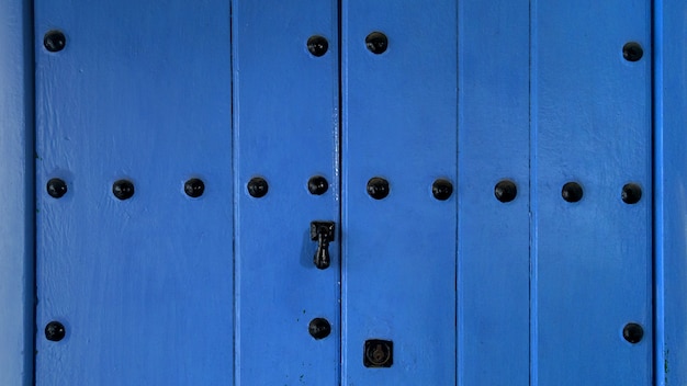 Mediterrane blaue Tür