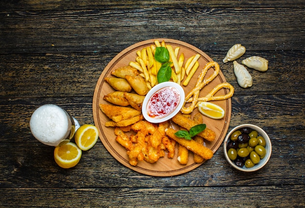 Mehrfach gebratene Snacks mit süßer Chili-Sauce