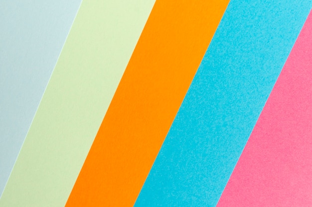 Mehrfarbiger ausgerichteter Papierblatthintergrund