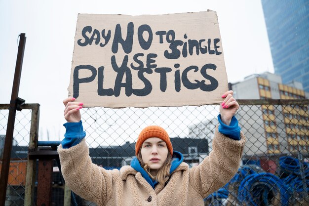 Menschen, die für den Weltumwelttag protestieren