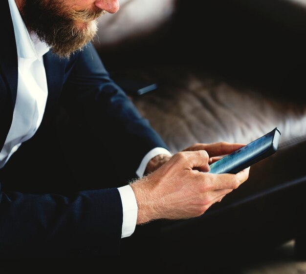 Menschen mit Smartphones