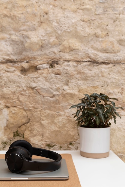 Minimale Gestaltung des Arbeitsraums zu Hause