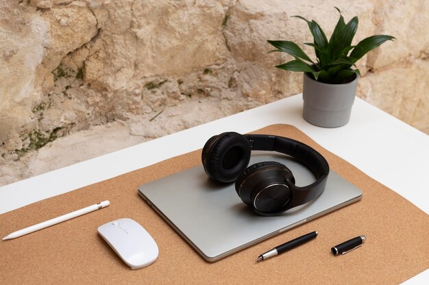 Minimale Gestaltung des Arbeitsraums zu Hause