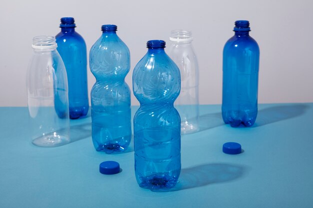 Minimales Recyclingkonzept mit Plastikflaschen