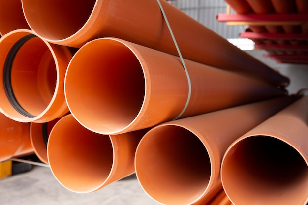 Minimalistische Konstruktion PVC-Rohre Anordnung