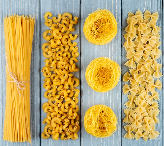 Mischen Sie Pasta Spaghetti Chifferi Tagliolini Farfalle Draufsicht