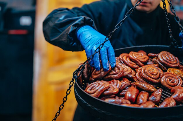 Mit köstlichen Spiralwürsten grillen