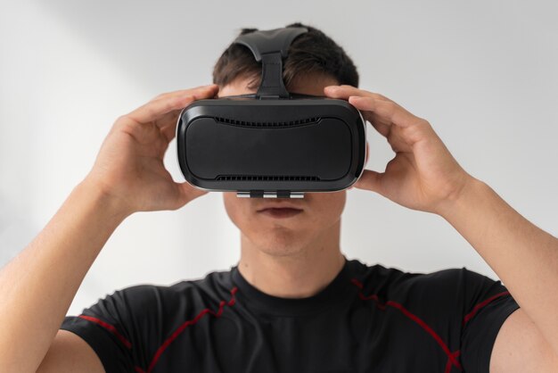 Mittleres Schussmanntraining mit vr-Brille auf