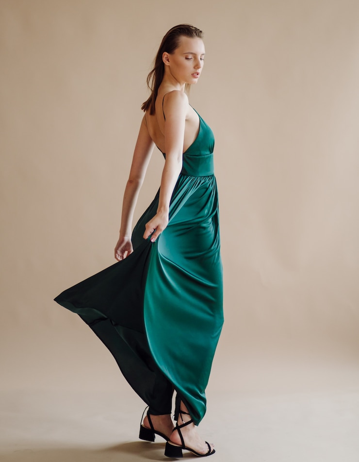 Kostenlose Foto modeporträt der jungen eleganten frau