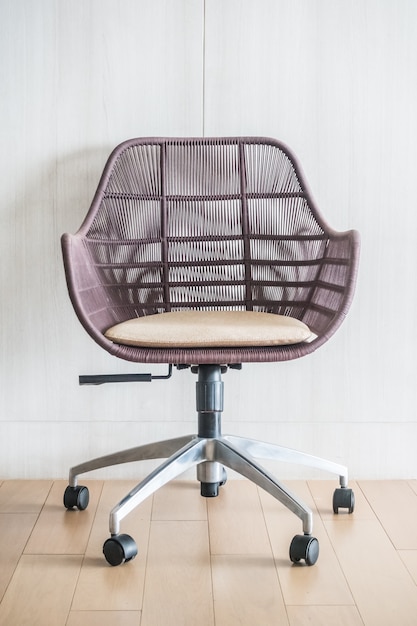 Moderne Stuhl aus Korb