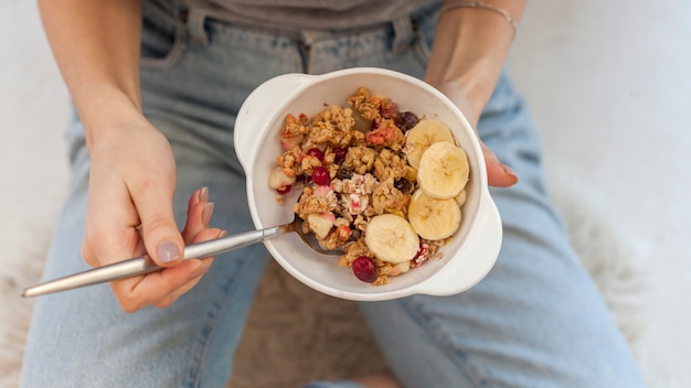 Kostenloses Foto müsli-frühstück