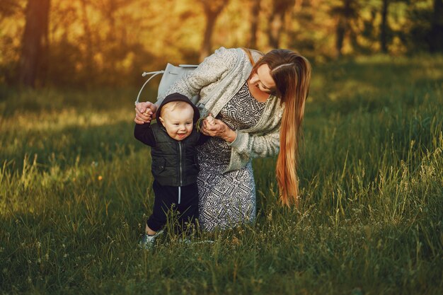 Mutter mit Sohn