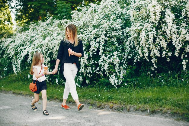 Mutter mit Tochter