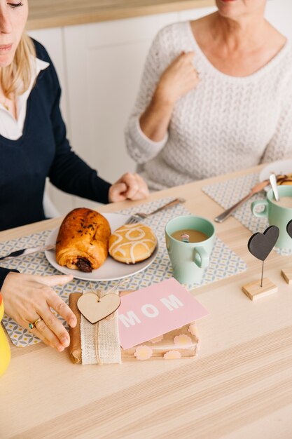 Muttertag Konzept mit Frühstück