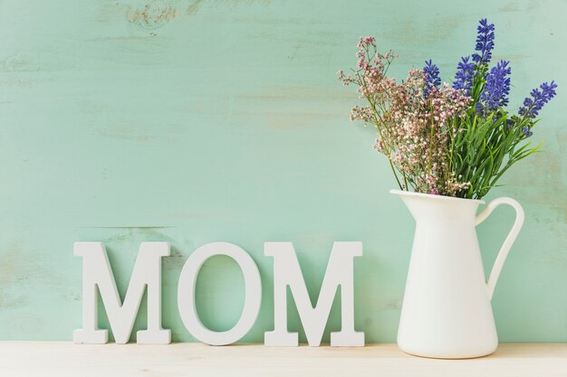 Muttertagkonzept mit Blumen