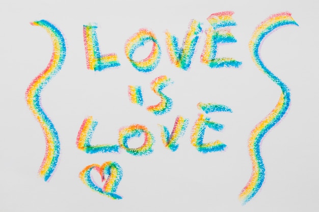 Nachricht über die Liebe in LGBT farbigen Buchstaben
