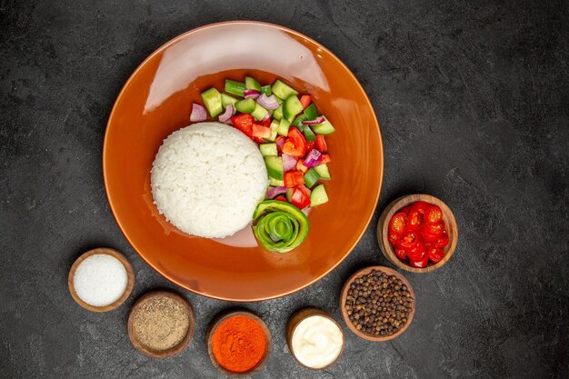 Nahaufnahme auf gedämpftem Reismehl auf Teller