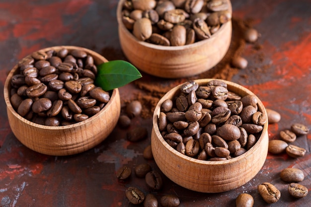 Nahaufnahme Auswahl an frischen Kaffeebohnen