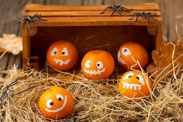 Kostenloses Foto nahaufnahme böse halloween-kürbisse