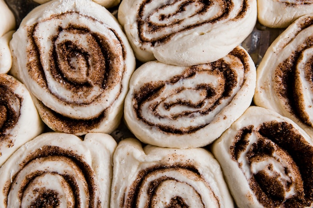 Nahaufnahme der köstlichen Zimtschnecken