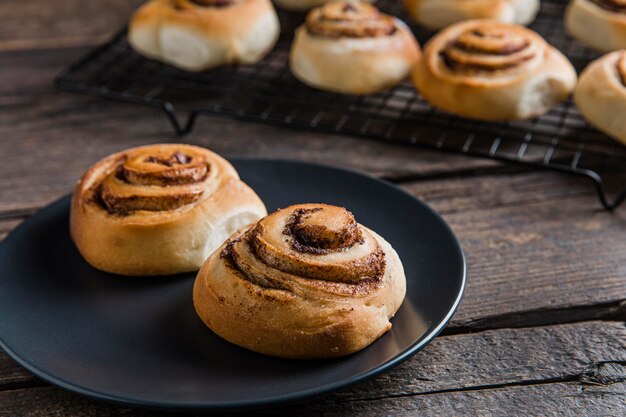 Nahaufnahme der köstlichen Zimtschnecken