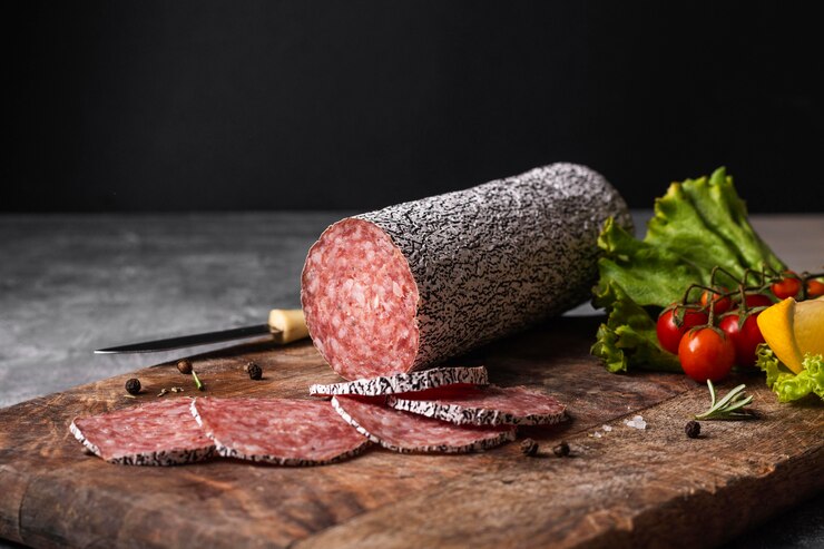 Kostenlose Foto nahaufnahme des köstlichen salami-konzepts