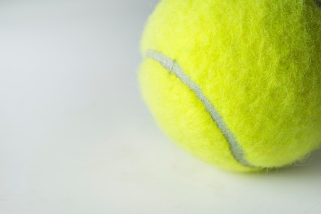 Nahaufnahme des Tennisballs