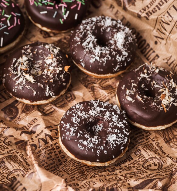 Nahaufnahme Donuts mit Zuckerguss