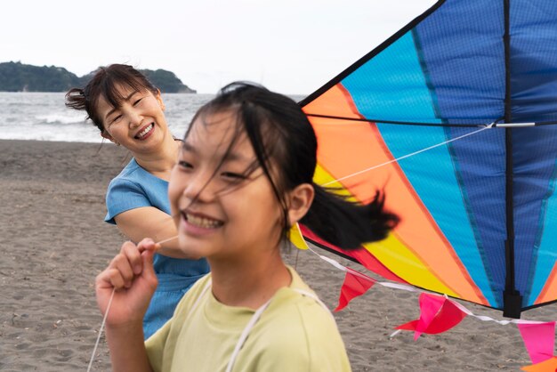 Nahaufnahme einer japanischen Familie, die Spaß hat