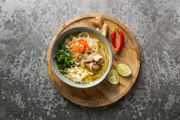 Nahaufnahme einer proteinreichen Suppenmahlzeit