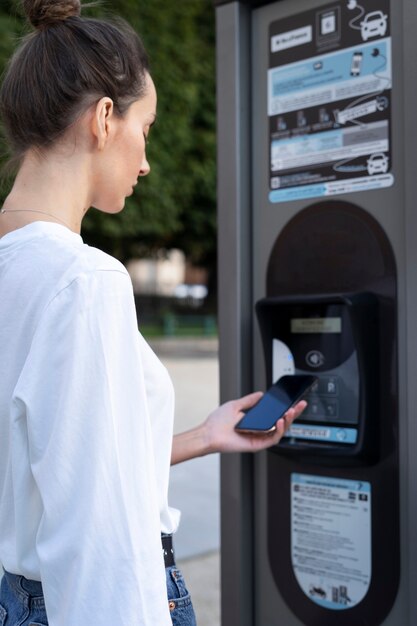 Nahaufnahme eines Elektroautos in Frankreich