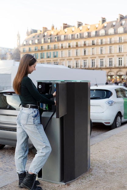 Nahaufnahme eines Elektroautos in Frankreich