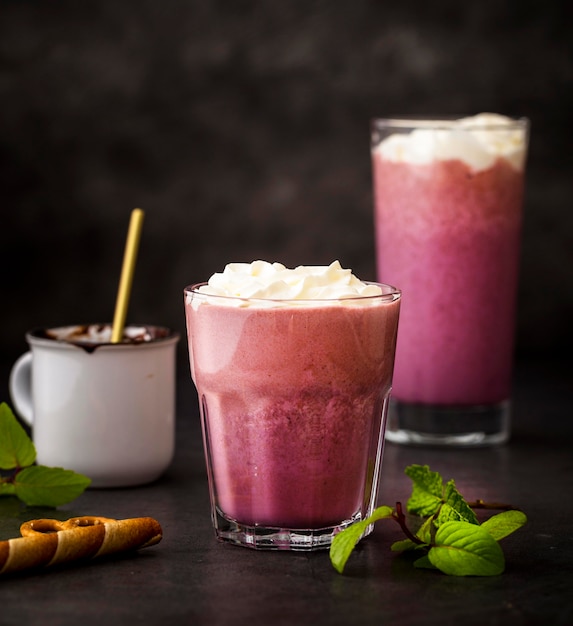 Kostenloses Foto nahaufnahme fruchtmilchshakes