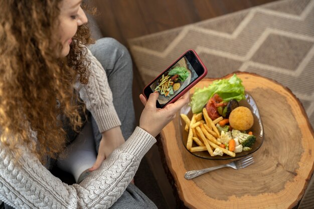 Nahaufnahme vom Essen von Feinschmeckern