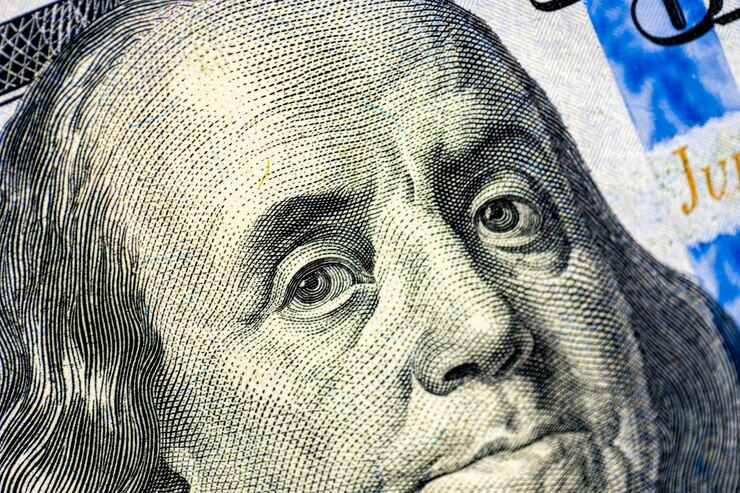Kostenlose Foto nahaufnahme von benjamin franklin auf dem bill finance-konzept