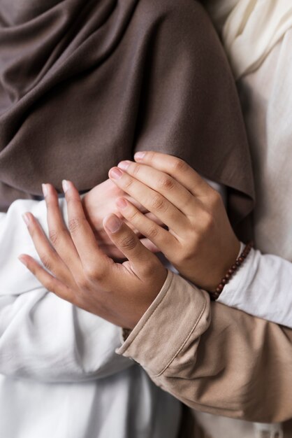 Nahaufnahme von Frauen mit Hijab