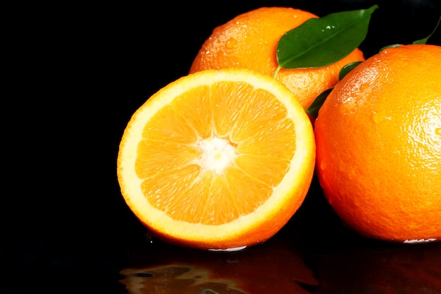Nahaufnahme von frischen Orangenfrüchten