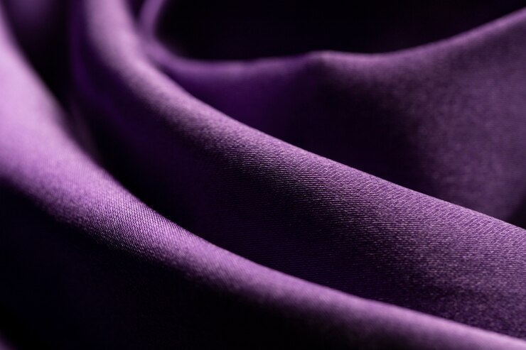 Nahaufnahme von glänzenden Stoffdetails