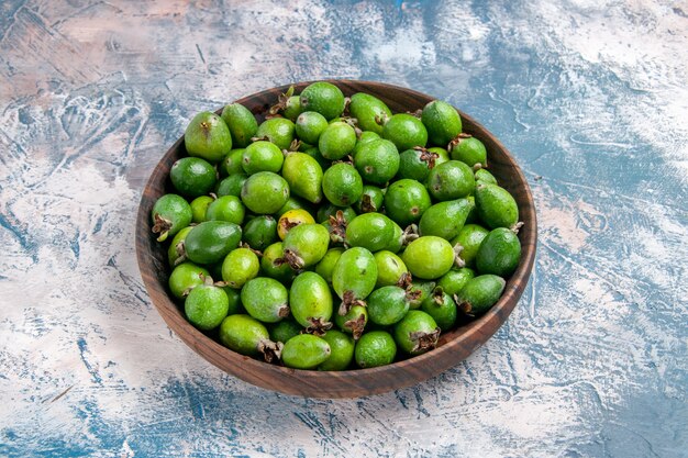 Nahaufnahme von kleinen Vitaminbomben frische Feijoas-Früchte