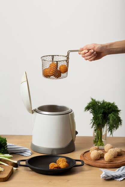 Nahaufnahme von leckeren frittierten Kroketten