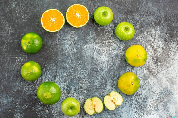 Nahaufnahme Zitrusfrüchte Die appetitlichen Zitrusfrüchte sind kreisförmig angeordnet