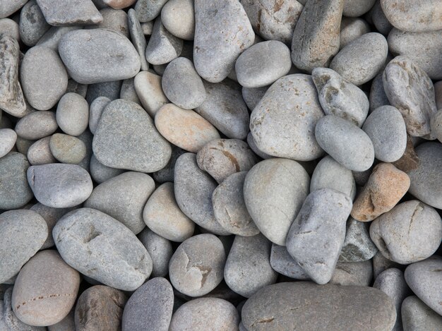 Nahaufnahmeaufnahme von gemischten Strandkieselsteinen