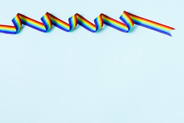 Nahaufnahmeband in Regenbogenfarben mit Kopienraum