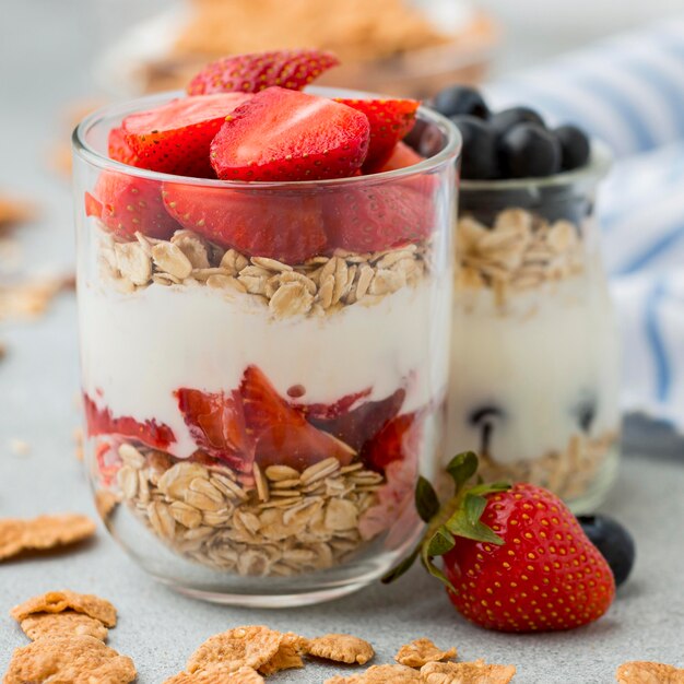 Nahaufnahmefrühstück mit Müsli