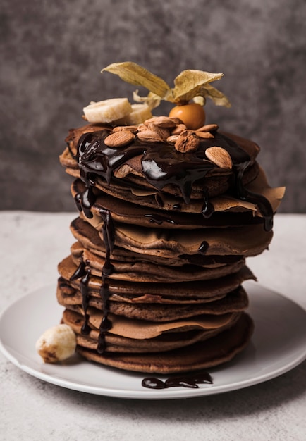 Nahaufnahmepfannkuchen mit Belag