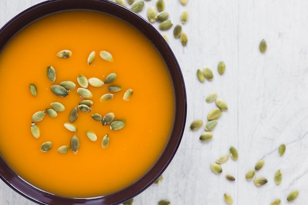 Kostenloses Foto nahaufnahmesuppe und -samen