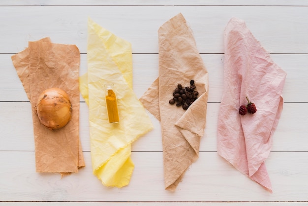 Kostenloses Foto natürliche pigmentierte tuchpackung