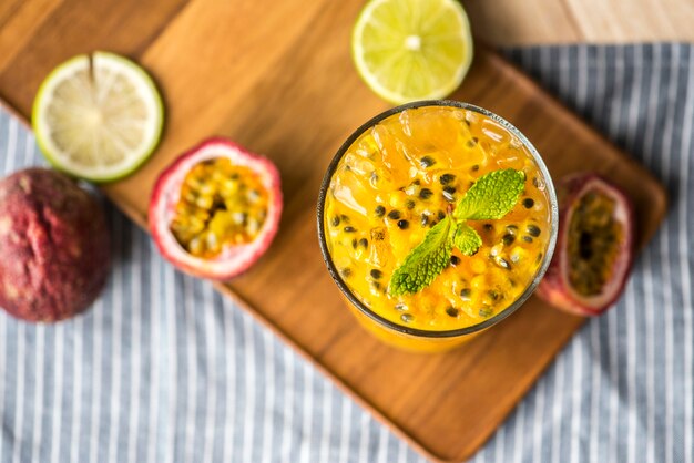 Neuer passionfruit Smoothiemakroschuß