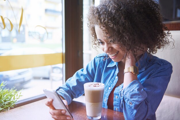 Nichts ist so angenehm wie eine SMS mit Freunden